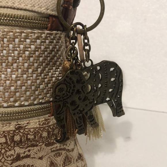 Sakroots Crossbody Bag with Elephant Bag Charm EUC - Picture 2 of 10